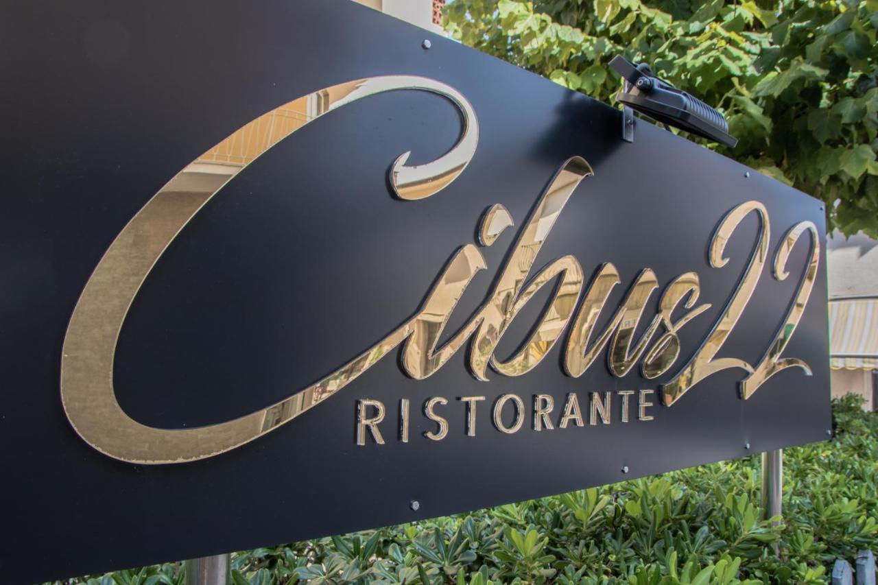 Hotel Giulia Marina di Massa Bagian luar foto