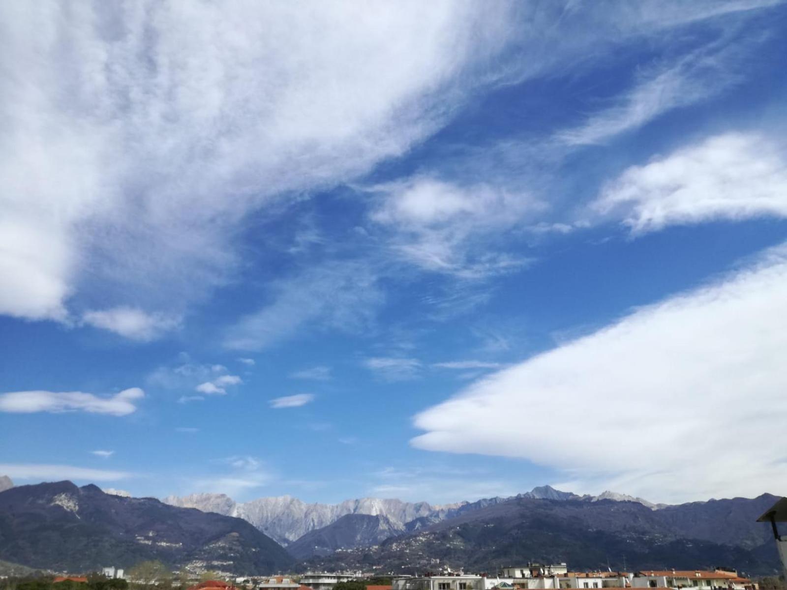 Hotel Giulia Marina di Massa Bagian luar foto